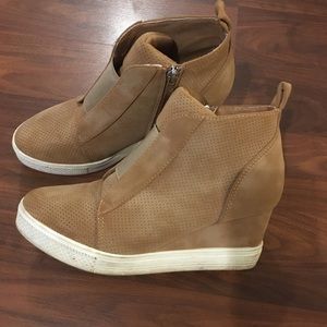 Wedge sneakers